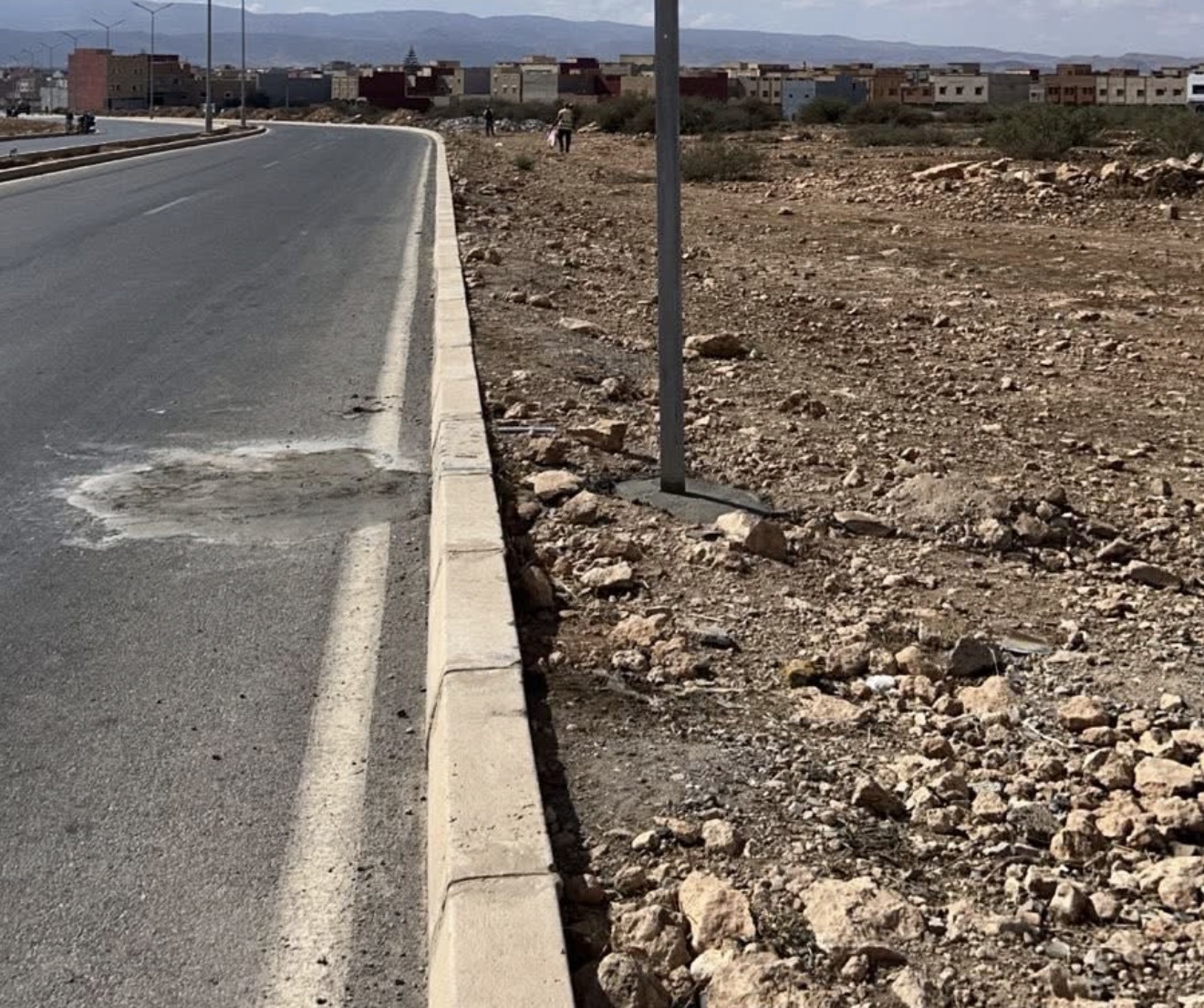 وأخيرا.. صفقة ترصيف الجزء الأيسر من الطريق المداري الشمالي بالعروي ترسو على مقاولة محلية وانطلاق الاشغال قريبا 1 وأخيرا.. صفقة ترصيف الجزء الأيسر من الطريق المداري الشمالي بالعروي ترسو على مقاولة محلية وانطلاق الاشغال قريبا