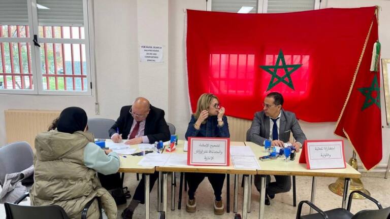قنصلية متنقلة بإيبيزا تقرّب الخدمات من الجالية المغربية بأرخبيل البليار