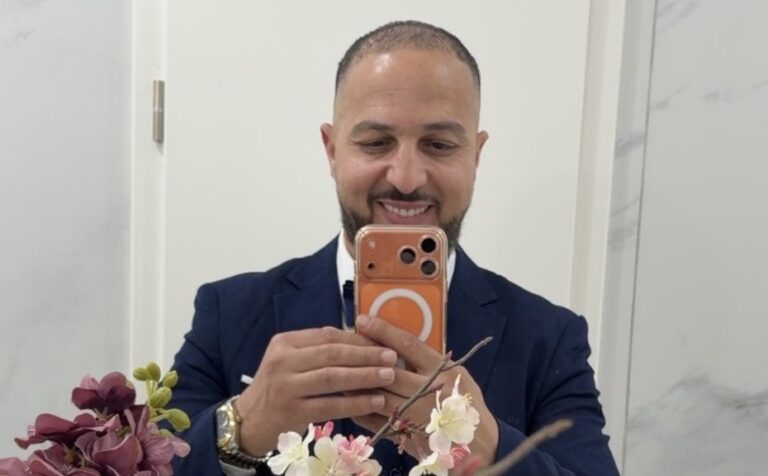كمال أقوضاض يهنئ ابن عمه إسماعيل أقوضاض بمناسبة زفافه الميمون بمدينة دورتموند الألمانية