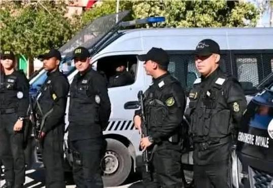 حملة أمنية واسعة للدرك الملكي تجوب ضواحي العروي وتستهدف النقط السوداء والمبحوث عنهم