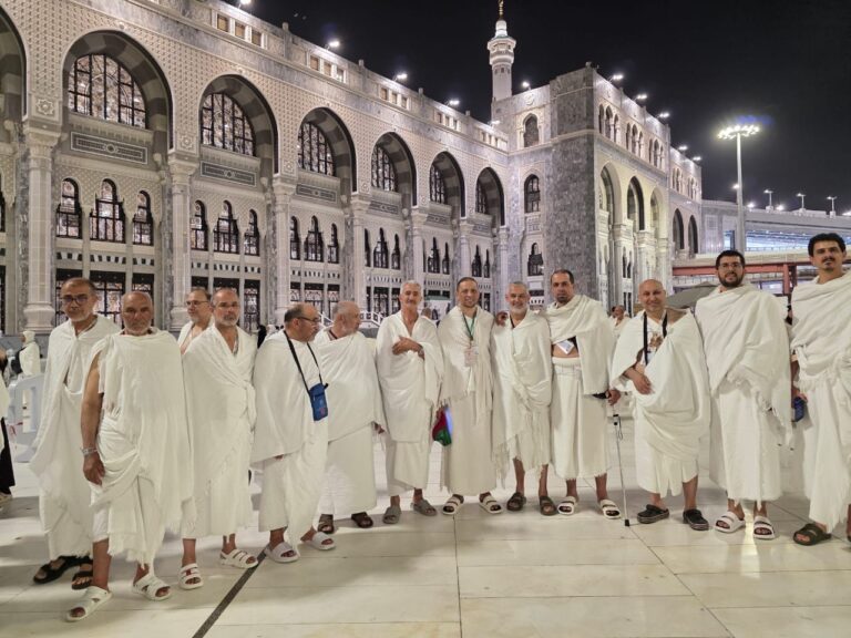 حجاج إقليم الناظور يؤدون العمرة الجماعية بمكة المكرمة بعد خمسة أيام بالمدينة المنورة