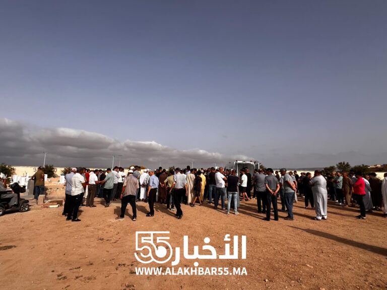 تشييع جثمان الراحل محمد الورداني “عسو” بالعروي وسط حزن الاهل والاصدقاء