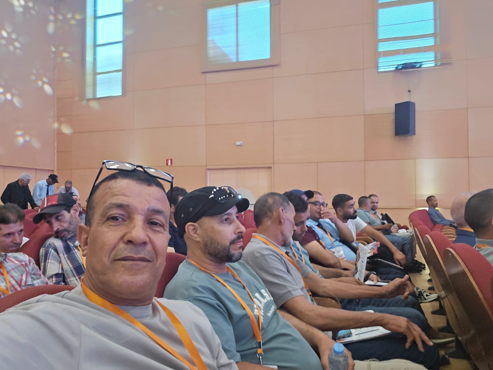 بحضور الوزير المنتدب لحسن السعدي.. انطلاق حفل تتويج الصناع والصناع التقليديين الناجحين في برنامج التصديق على مكتسبات التجربة المهنية 1 بحضور الوزير المنتدب لحسن السعدي.. انطلاق حفل تتويج الصناع والصناع التقليديين الناجحين في برنامج التصديق على مكتسبات التجربة المهنية