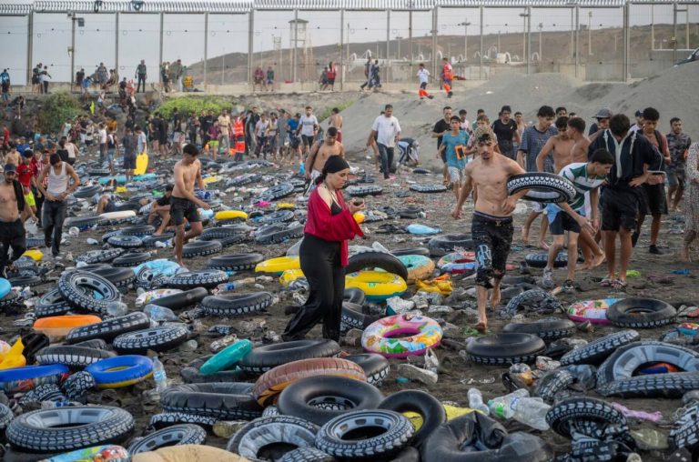 ارتفاع حصيلة ضحايا محاولة العبور الجماعي إلى سبتة إلى 57 وفاة منذ بداية الأزمة وفق إعلام إسباني