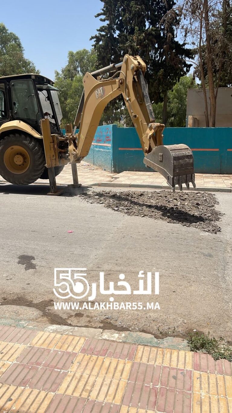 العروي.. استمرار حملة إزالة مخففات السرعة بعدد من شوارع وأحياء المدينة لتحسين السلامة الطرقية