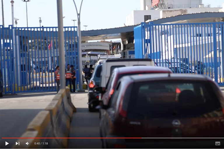 بعد توقف دام أكثر من 38 ساعة.. استئناف حركة عبور المركبات عبر معبر مليلية
