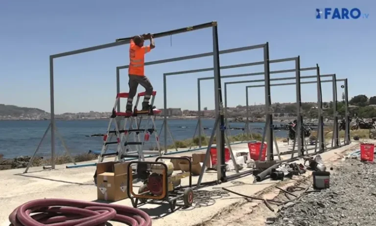 سلطات سبتة المحتلة تنشئ مرافق للاستحمام ودورات مياه لاستيعاب آلاف المهاجرين بعد موجة التدفق الأخيرة