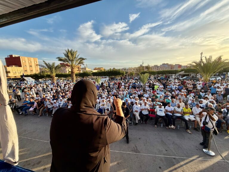 مومني يحشد أنصاره في قلب زايو.. مهرجان خطابي حاشد بحضور جماهيري وقيادات ومنتخبين من إقليم الناظور