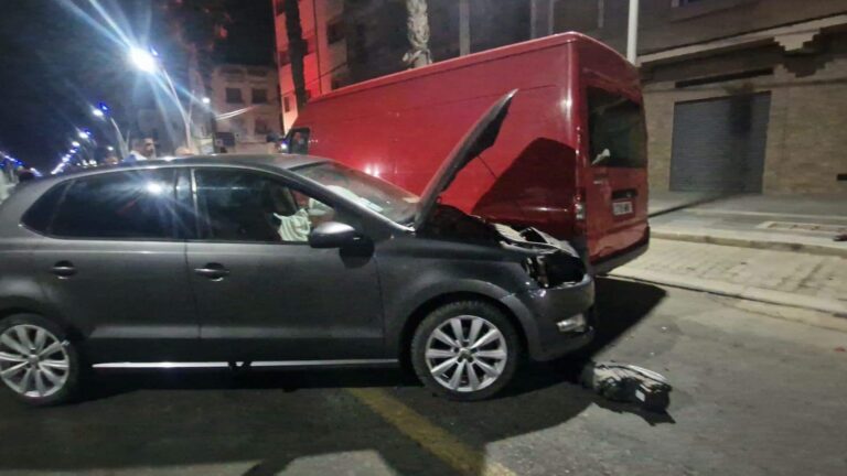 سرعة مفرطة وسباق مع الزمن يتسببان في حادث سير ثلاثي بالطريق الرئيسية بتاويمة