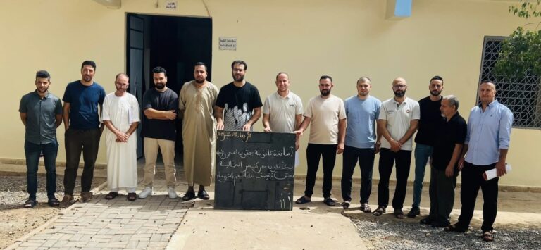 أساتذة إعدادية يعقوب المنصور بالعروي يستأنفون احتجاجاتهم للمطالبة بتأهيل المؤسسة وتحسين بنيتها التحتية