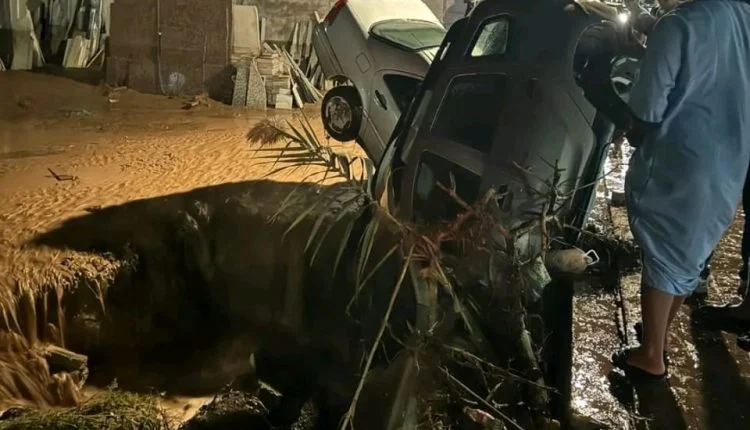 أمطار قوية ببني بوعياش تتسبب في خسائر مادية لعدد من السيارات بحي أكادير