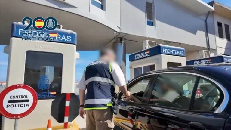 سبتة .. توقيف 50 شخصاً للاشتباه في تزوير الهويات وتسهيل الهجرة غير النظامية