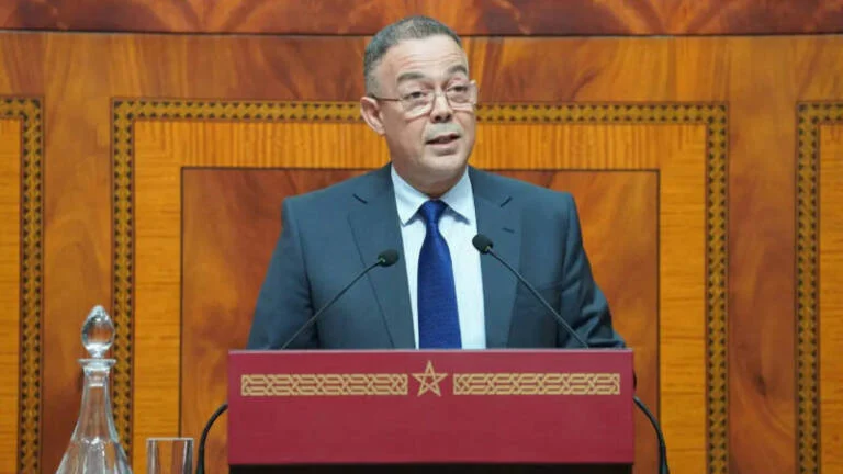 لقجع يعلن عن إعفاء الأجور الأقل من 10 آلاف درهم من الضريبة ورفع الحد الأدنى للمعاشات إلى 1700 درهم